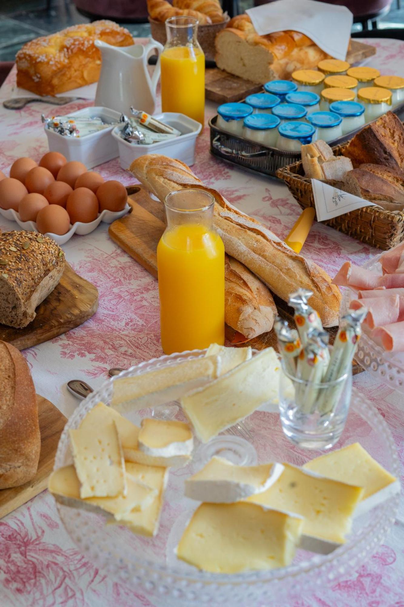 Castel Bois Marie, Maison D'Hotes Montauban Exterior photo A bottle of orange juice